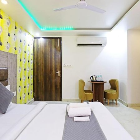Hotel Broadway Near Delhi Airport Нью-Делі Екстер'єр фото