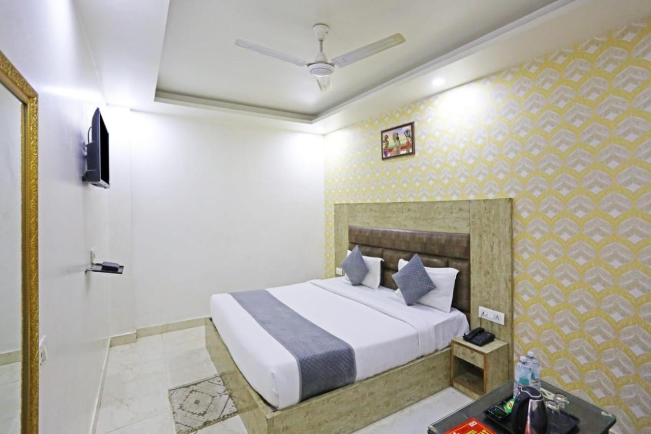 Hotel Broadway Near Delhi Airport Нью-Делі Екстер'єр фото